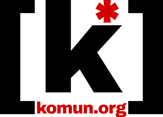 Logo de Komun se escribe con K*, se visualiza una gran K* entre corchetes negros y el asterísco en rojo, y abajo pone komun.org
